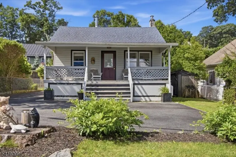 110 Maxim Dr, Hopatcong, NJ 07843 - #1