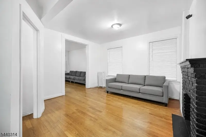 196 S 6th St, Newark, NJ 07103 - #3
