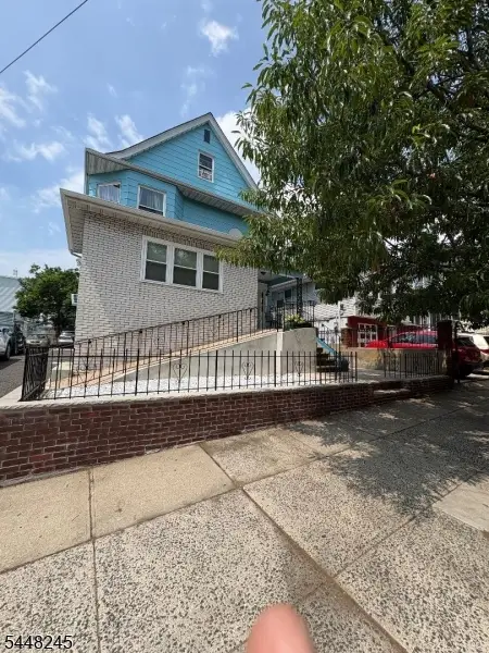 21 Danforth Ave, Jersey City, NJ 07305 - #1