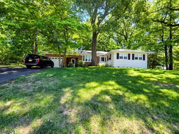 19 Dacotah Ave, Rockaway Twp., NJ 07866
