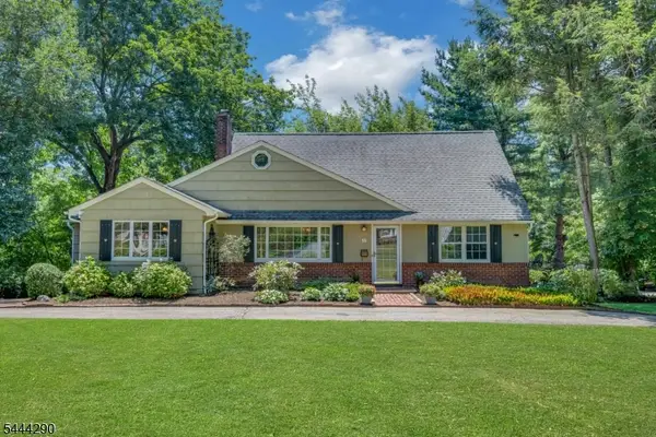 18 Yorke Rd, Mountain Lakes Boro, NJ 07046