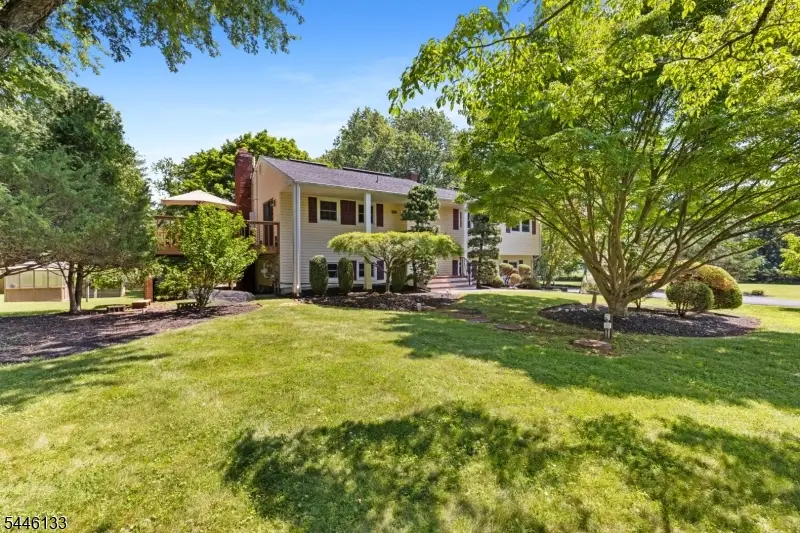 25 Deer Run Dr, Montgomery, NJ 08502 - #1