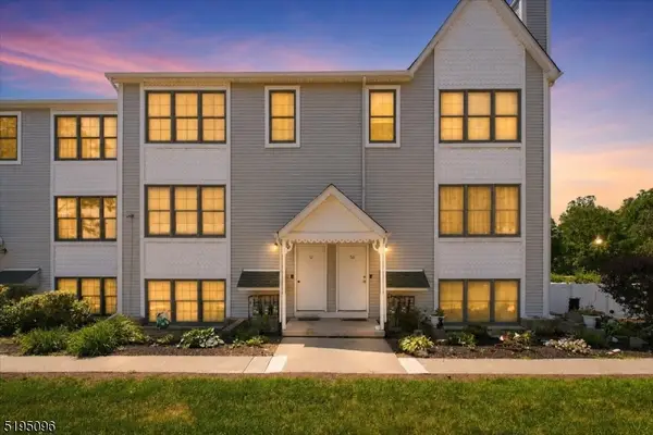 52 Burlington Ct #52, Hamburg Boro, NJ 07419
