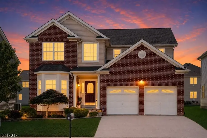 8 Hopkinson Ln, Franklin, NJ 08873 - #1