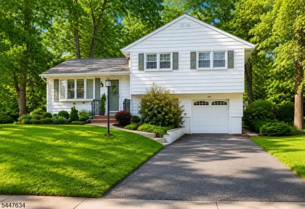 15 Stonehill Rd, Randolph Twp., NJ 07869