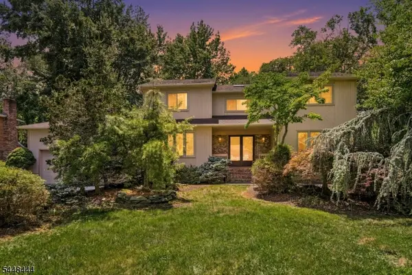 40 Vista Dr, Marlboro Twp., NJ 07751