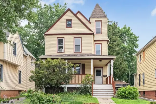 35 Park Ave, Dumont Boro, NJ 07628