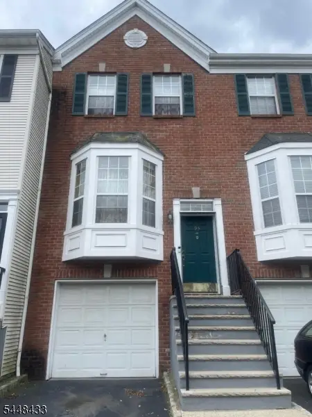 93 Perez Dr, Newark City, NJ 07103
