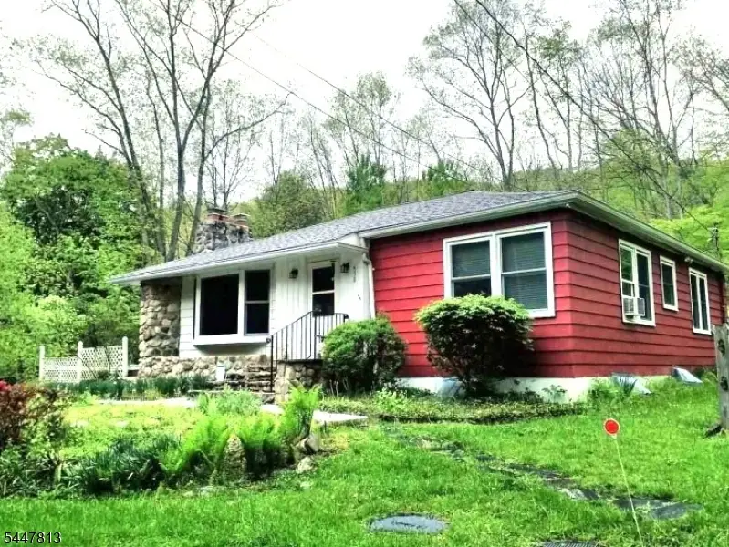 438 Longview Dr, Hampton, NJ 07860 - #1