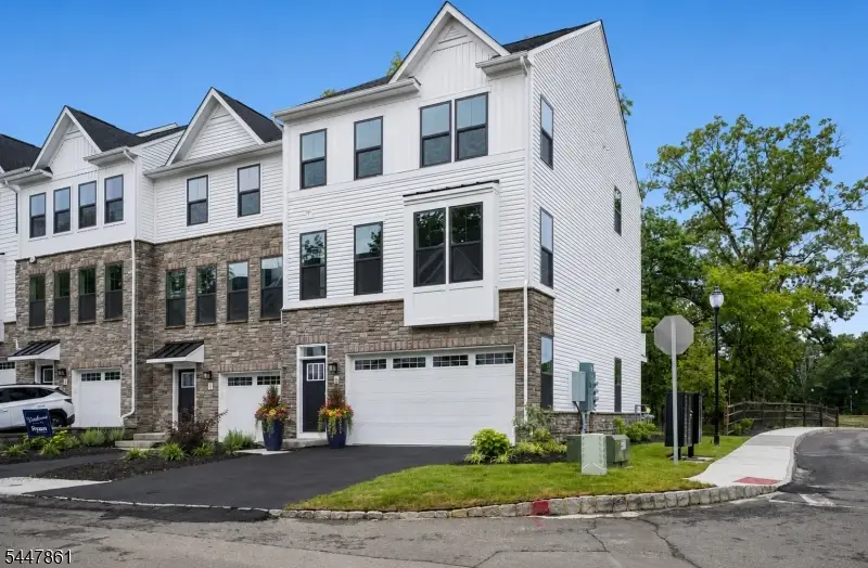 18 Lafayette Ln, Towaco, NJ 07082 - #1