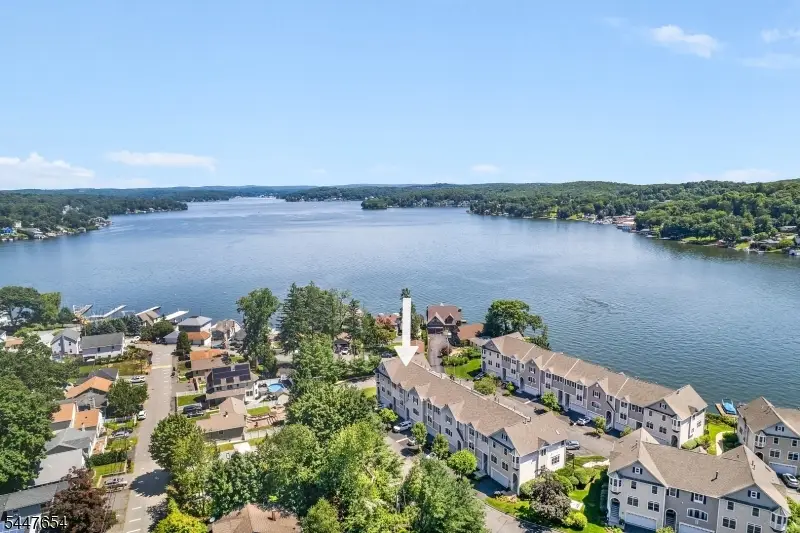 33 Catamaran Ct, Mount Arlington, NJ 07856 - #1