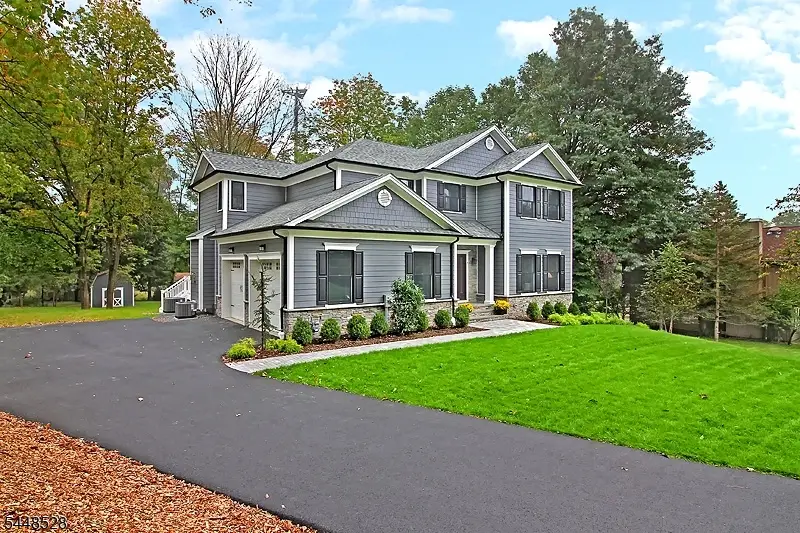 184 Hickory Tavern Rd, Gillette, NJ 07933 - #2