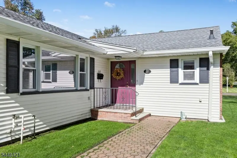 217 Robin Hood Rd, Mountainside, NJ 07092 - #3