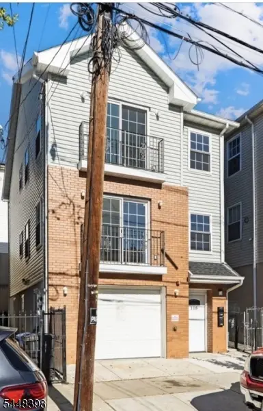 118 Oraton St, Newark City, NJ 07104