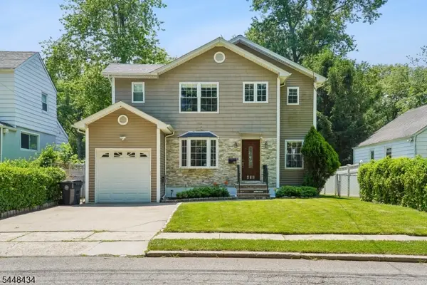 418 Ivy Ln, Englewood City, NJ 07631