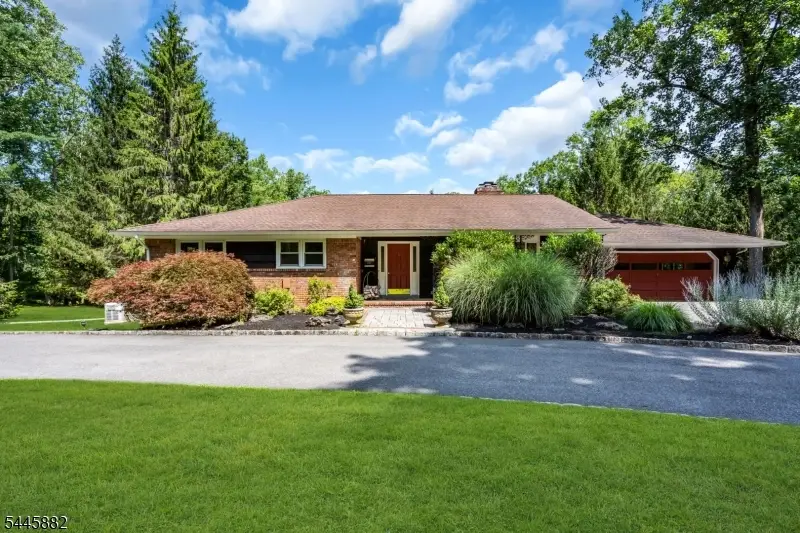 20 Cora Ln, Chester, NJ 07930 - #1