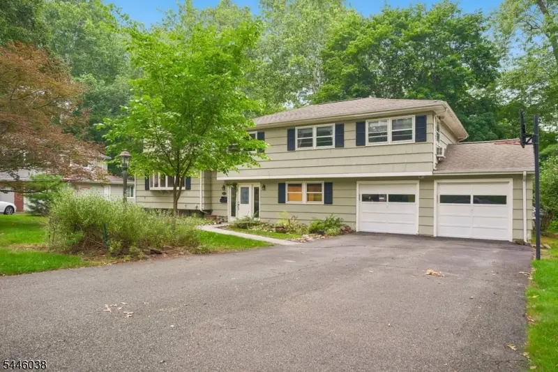 17 Billingsley Dr, Livingston, NJ 07039 - #2