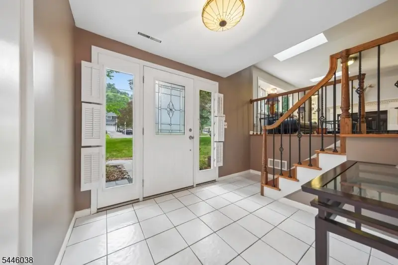 17 Billingsley Dr, Livingston, NJ 07039 - #3