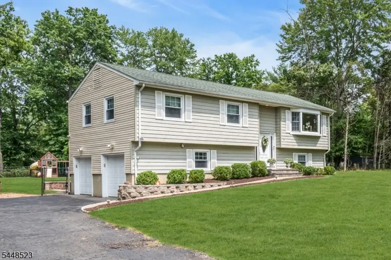 946 Country Club Rd, Bridgewater Center, NJ 08807 - #3