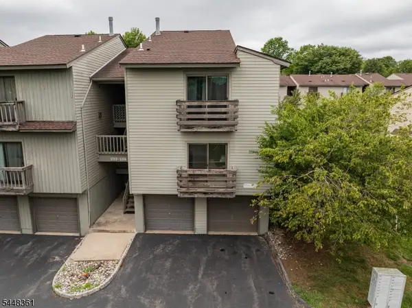 1216 Spruce Hills Dr #1216, Glen Gardner Boro, NJ 08826