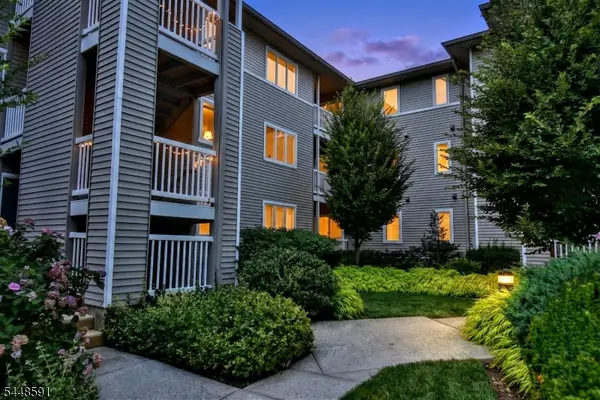 125 Orchard Park #125, Allendale Boro, NJ 07401
