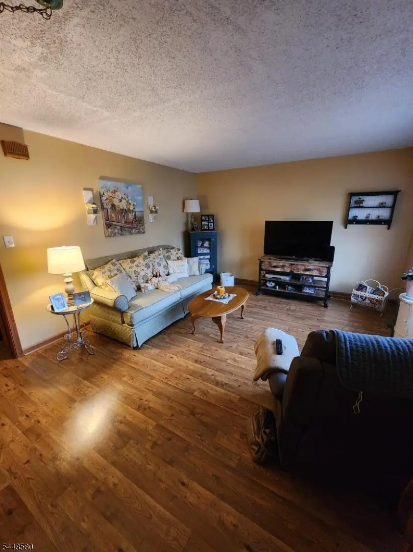 11 Burlington Ct, Hamburg, NJ 07419 - #3