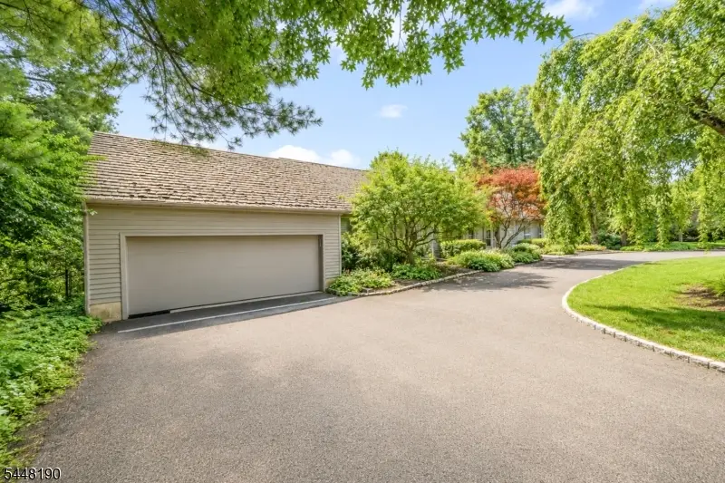 8 Woods Ln, Chatham, NJ 07928 - #2