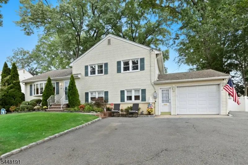 52 Grand Street, Clark, NJ 07066 - #3
