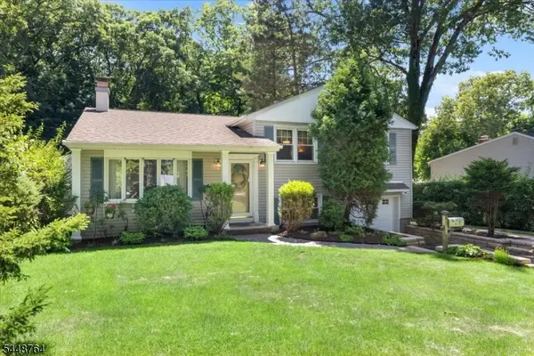 85 Page Dr, Oakland Boro, NJ 07436