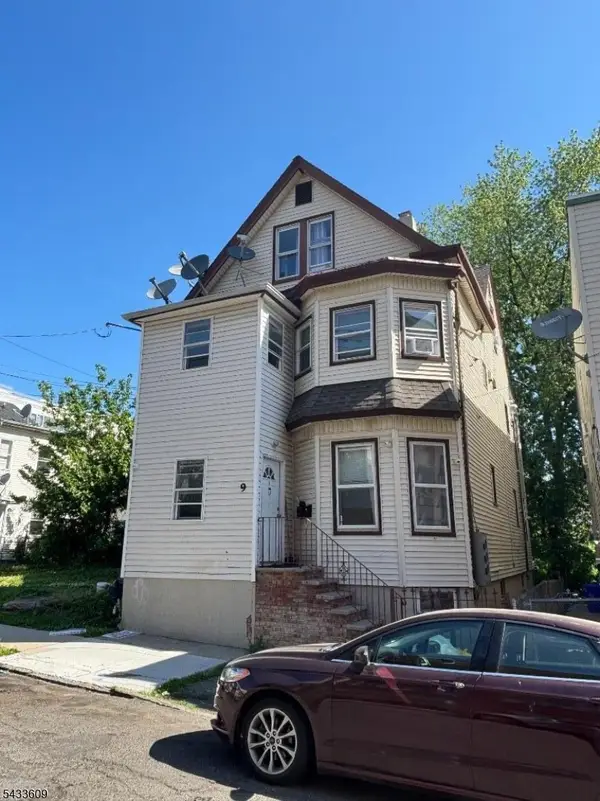 9 Courtland St, Paterson City, NJ 07503