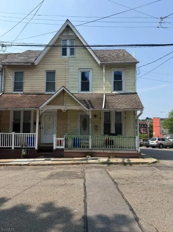 12 Brainard St, Phillipsburg Town, NJ 08865