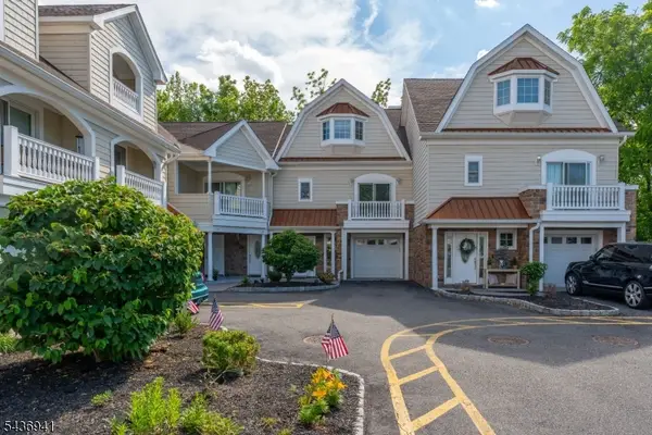 19 Riverbend Ct, New Providence Boro, NJ 07974
