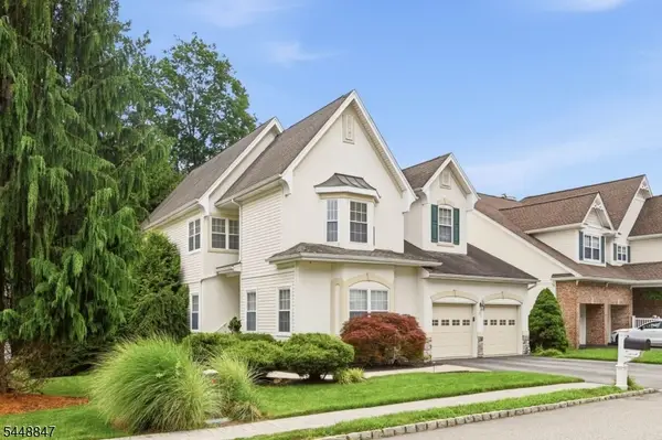 53 Ramapo River Trce, Oakland Boro, NJ 07436
