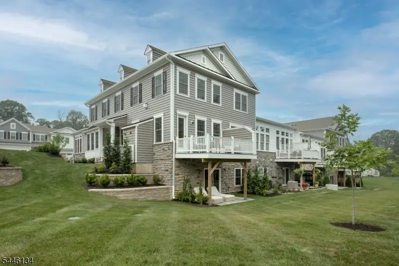 31 Hillandale Dr #204, Mendham, NJ 07945 - #1
