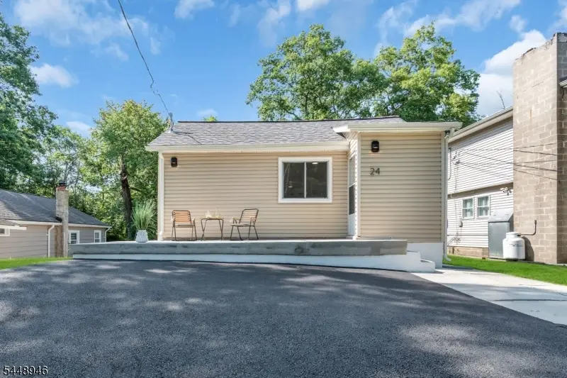 24 Northwestern Trl, Hopatcong, NJ 07843 - #2