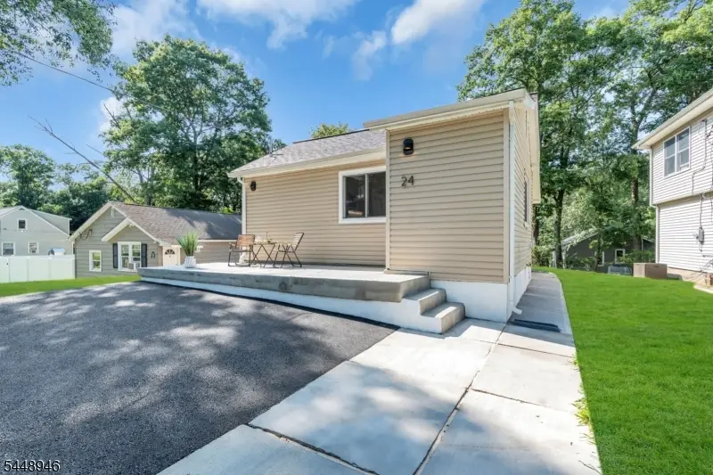 24 Northwestern Trl, Hopatcong, NJ 07843 - #3