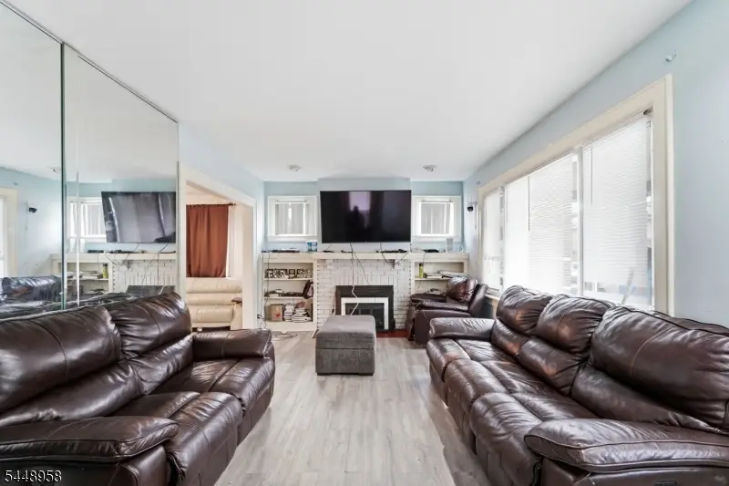 33 Fairbanks St, Hillside, NJ 07205 - #3
