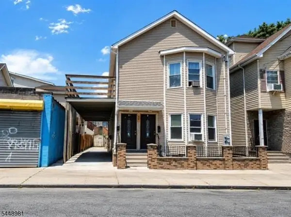 47 Oak St, Paterson City, NJ 07501