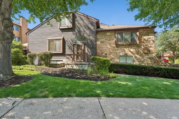 61 Hickory Hill Ct, Rockaway Twp., NJ 07866