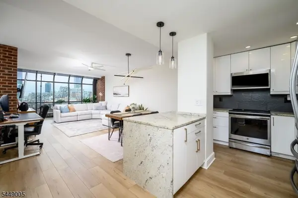 1 Greene St #809, Jersey City, NJ 07302