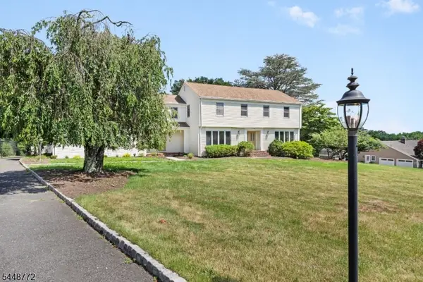 8 Patriot Rd, Peapack Gladstone Boro, NJ 07934