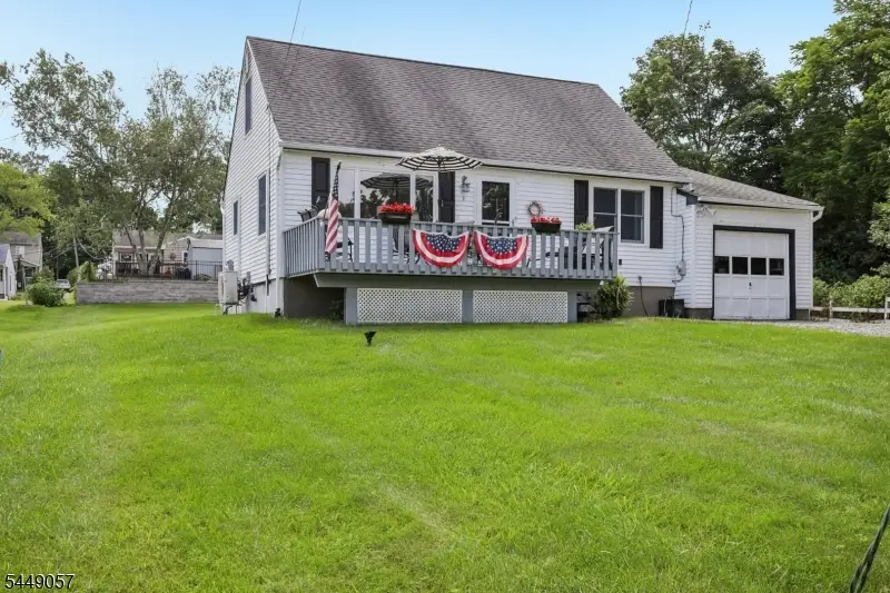 8 Windsor Rd, West Milford, NJ 07480 - #2