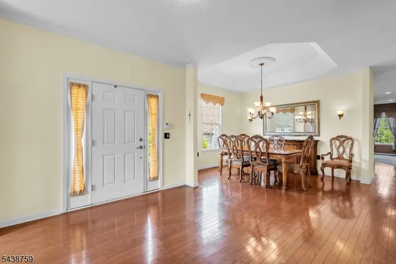4 Abrams Ct, Franklin, NJ 08873 - #2