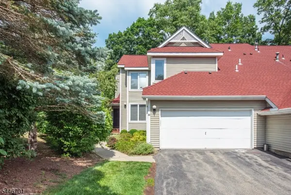 20 Petersburg Ct, Jefferson Twp., NJ 07438