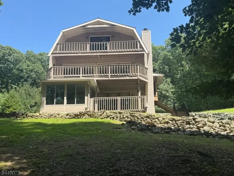 352 Buckhorn Dr, White, NJ 07823 - #1