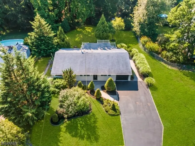 3 Delsey Rd, Kendall Park, NJ 08824 - #2