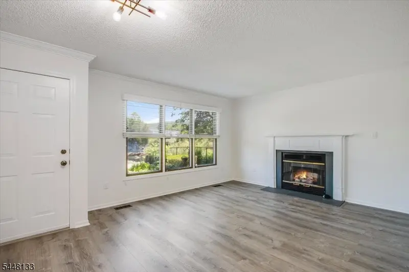 2 Heritage Ln, Hamburg, NJ 07419 - #2