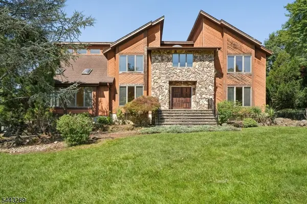 22 Garrity Ter, Montville Twp., NJ 07058