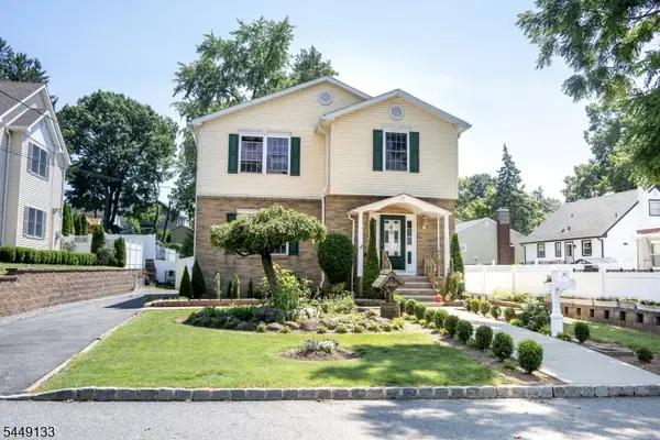 40 Oaktree Ln, Bloomfield Twp., NJ 07003