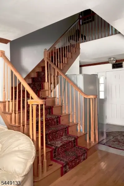 40 Oaktree Ln, Bloomfield, NJ 07003 - #2